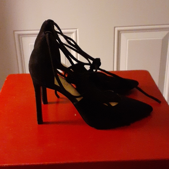 Nine West black heels - Picture 4 of 9
